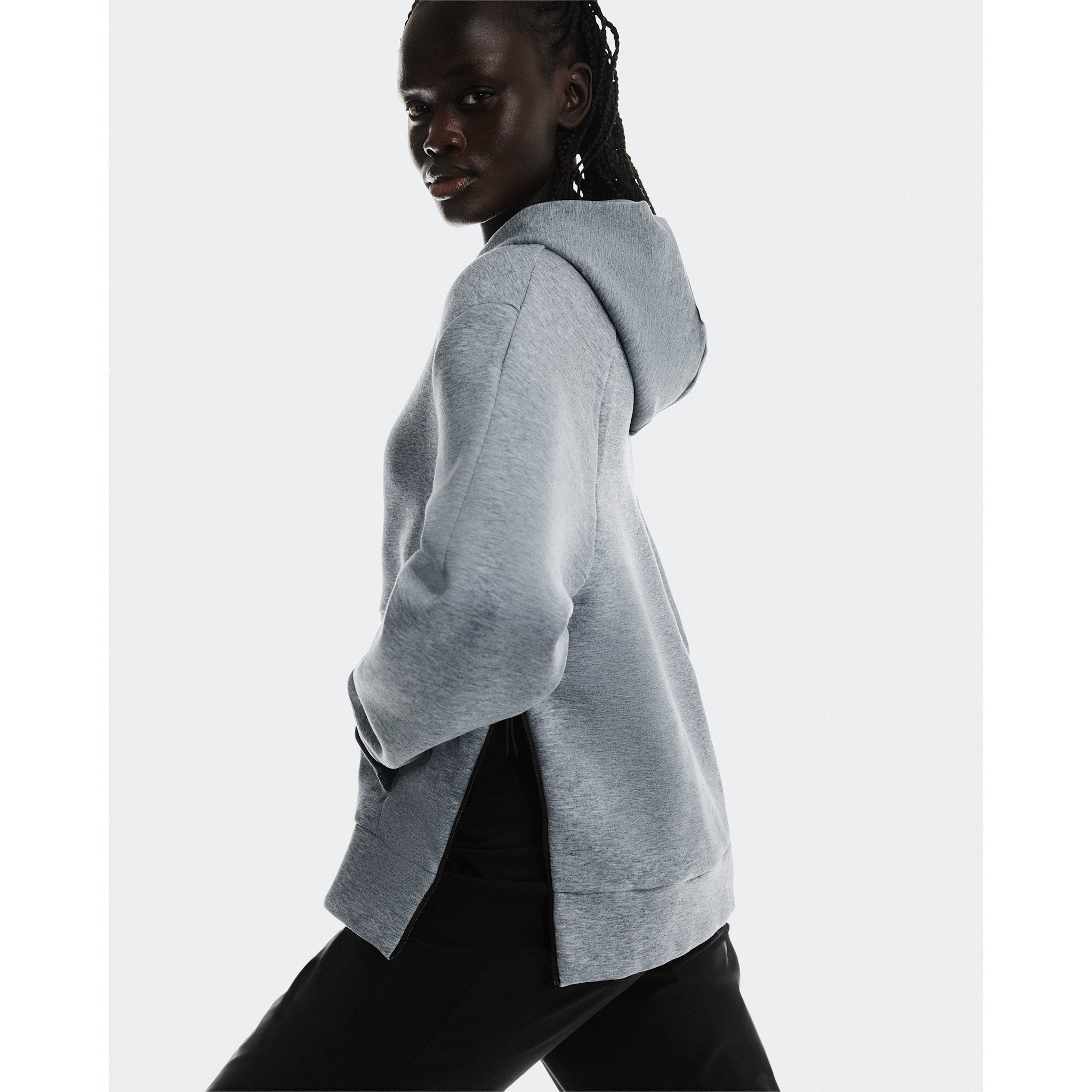 On Focus Tech Hoodie Basalt
