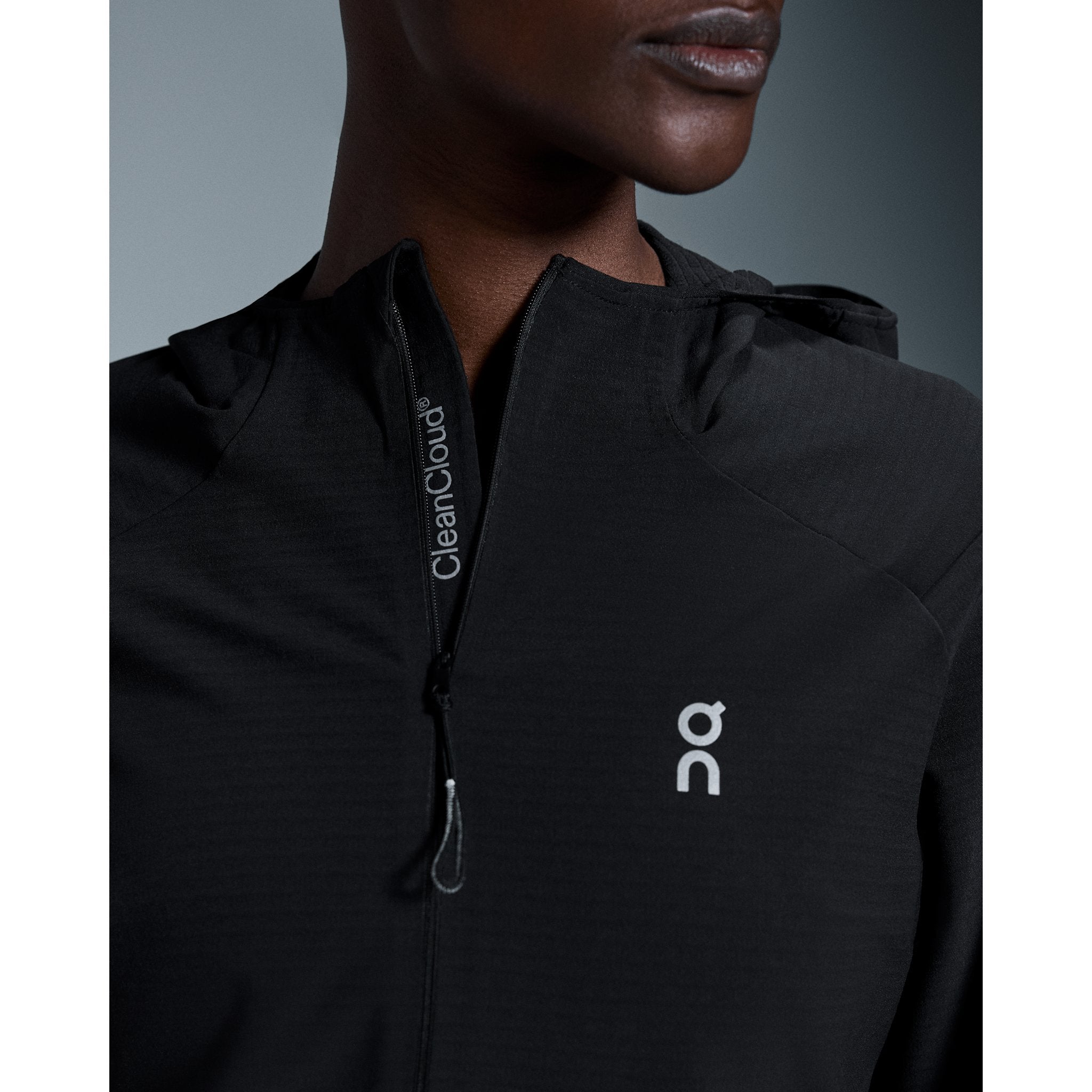 On Pace Hoodie Black