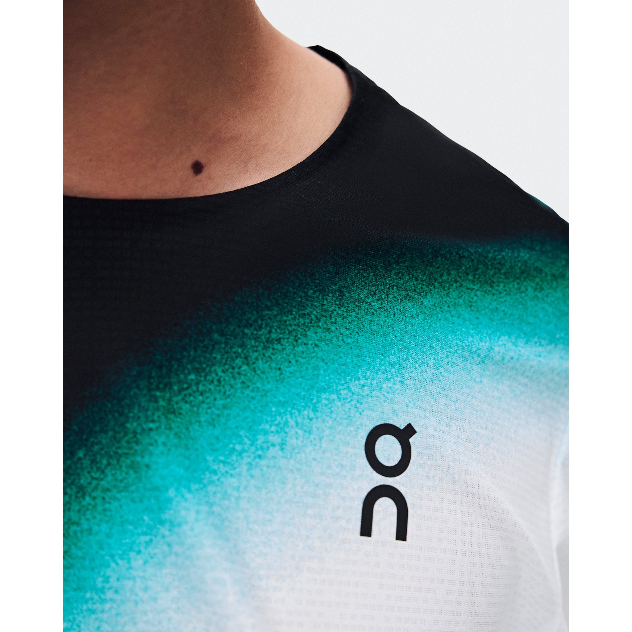 On Court-T Swing Black | Neem