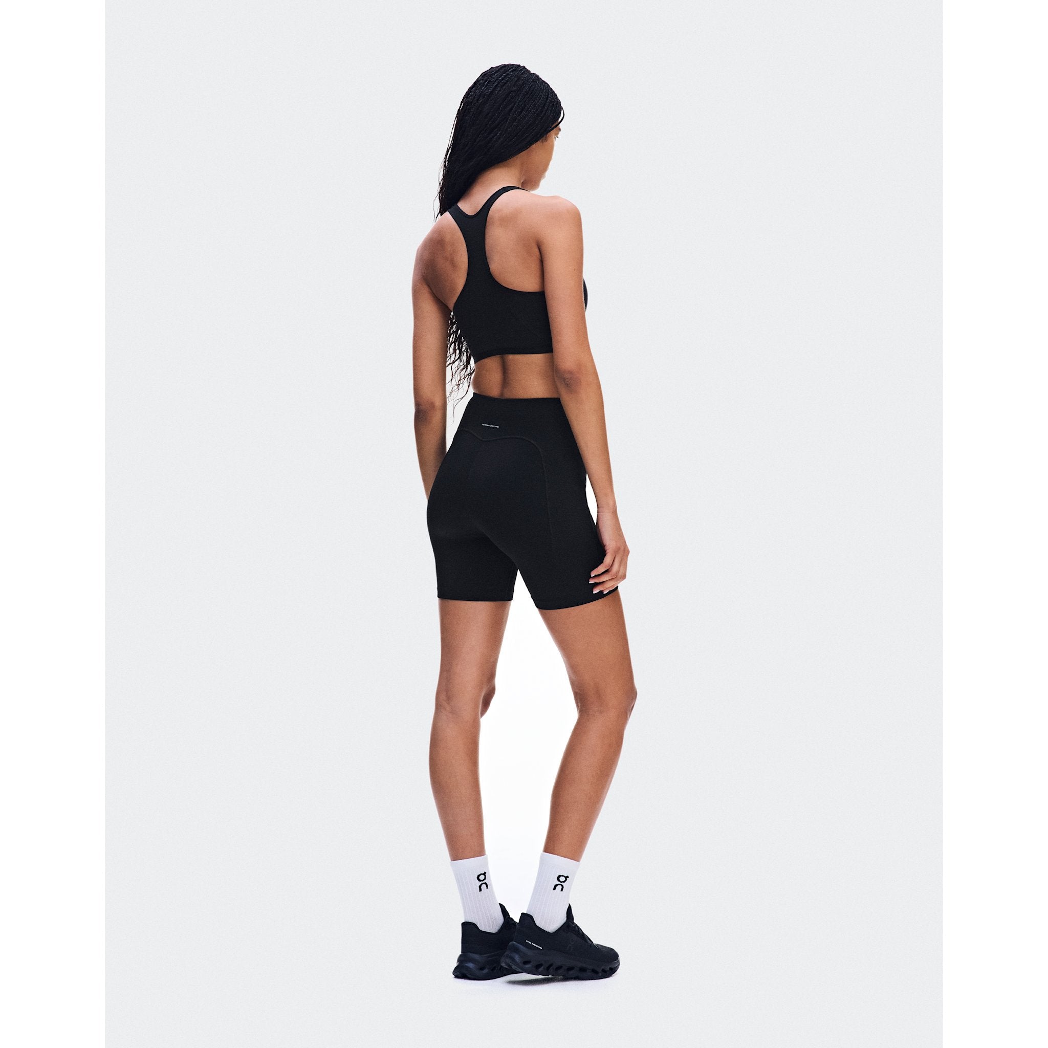 On Train Tights Short 6" Black