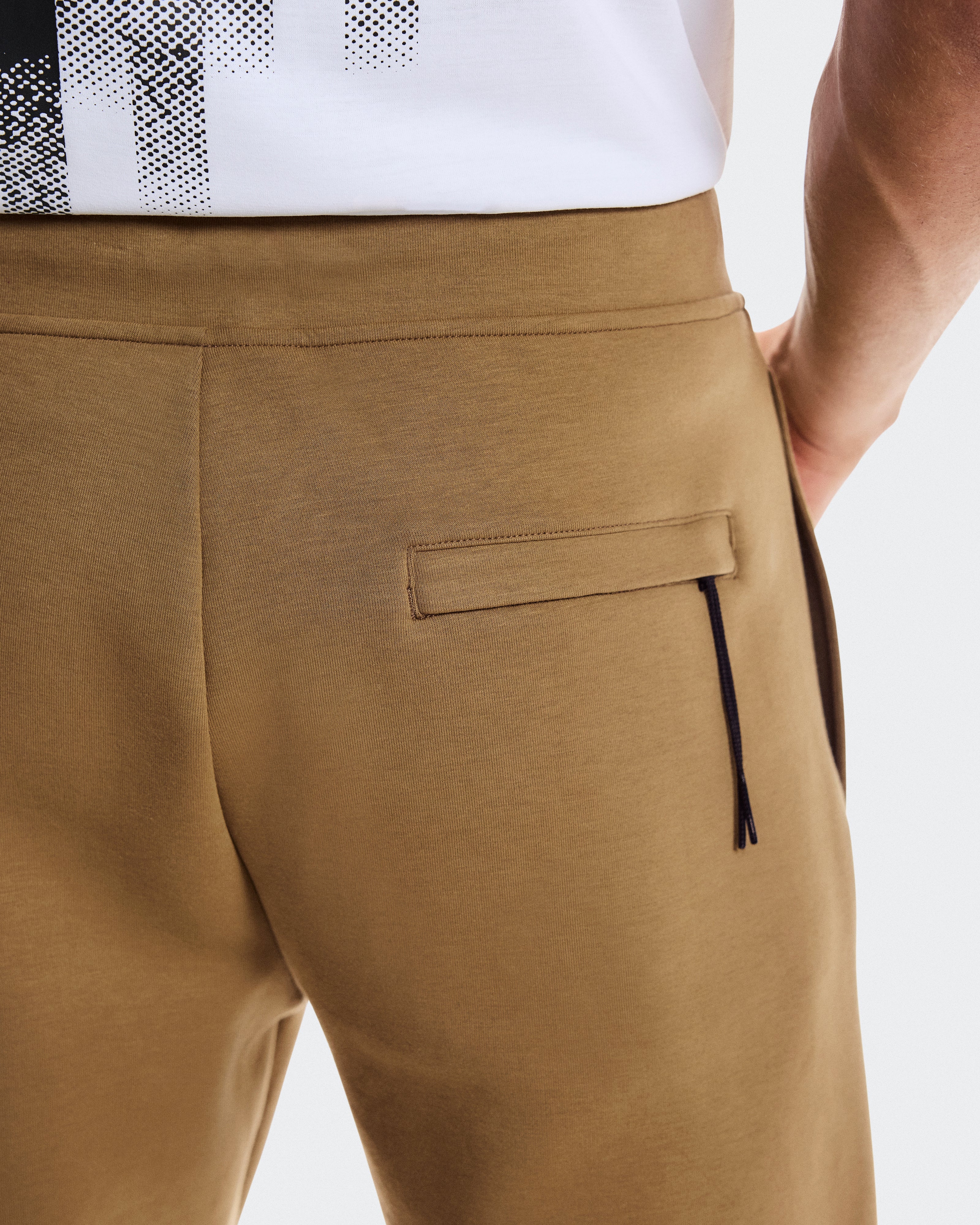 On Focus Tech Sweatpants Nutmeg