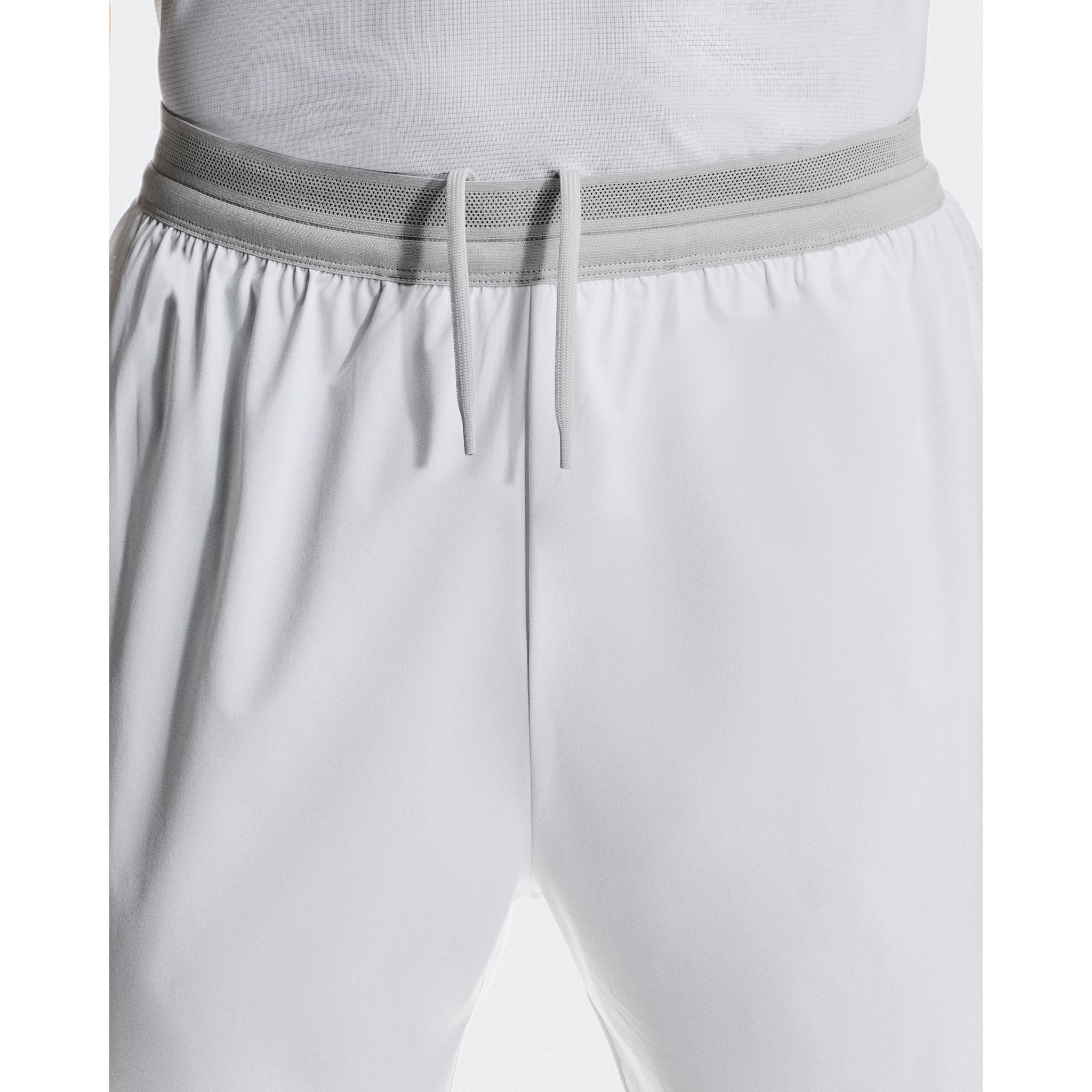 On 5" Performance 2/1 Shorts White | Glacier