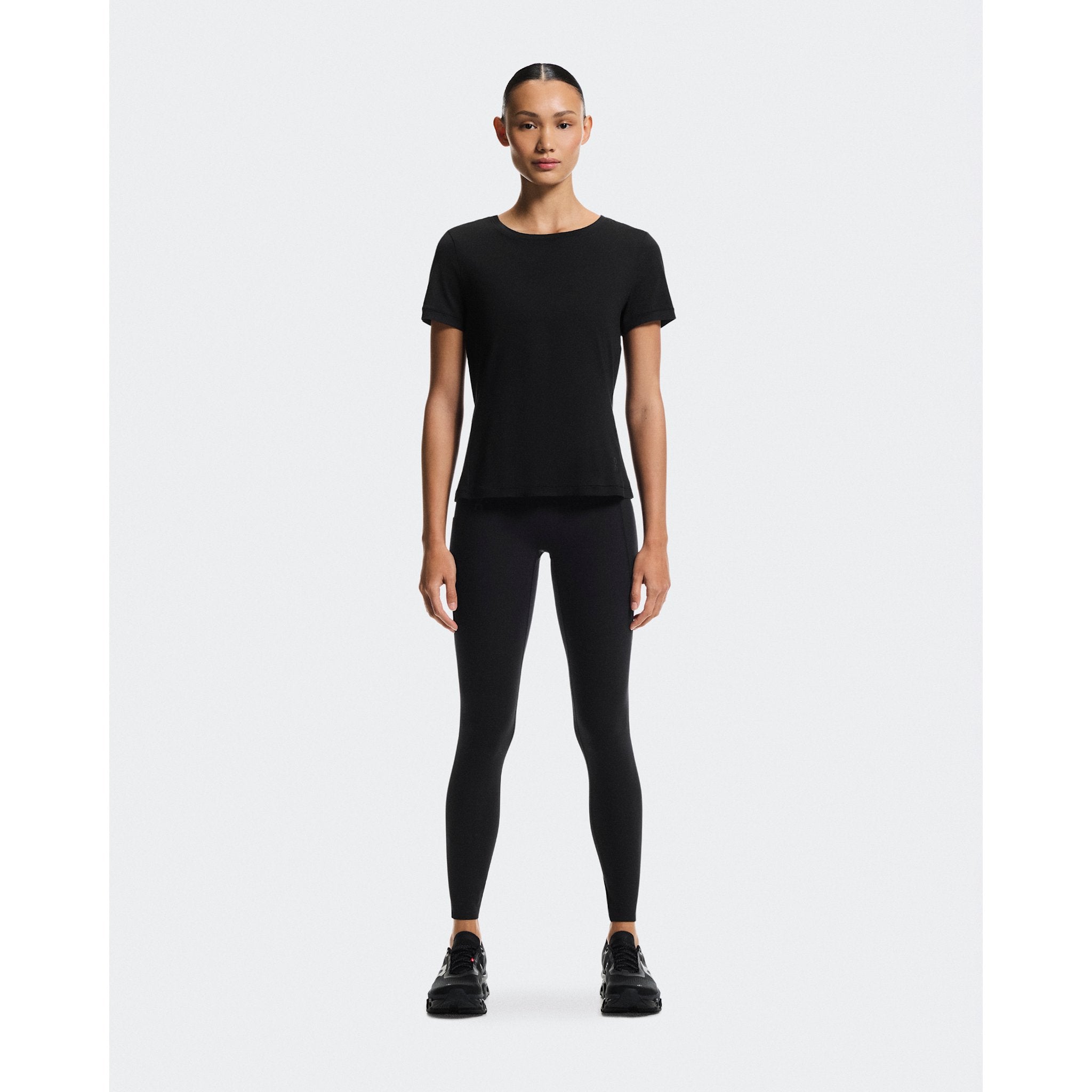 On Studio-T Black