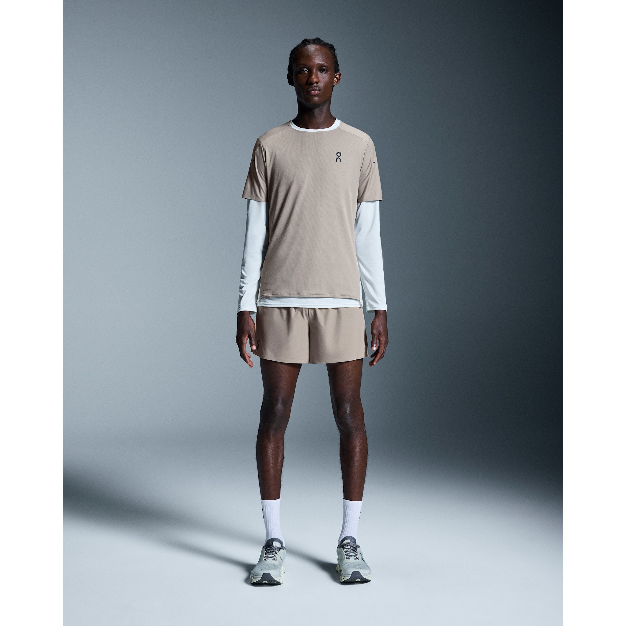 On 5" Performance Shorts Cinder