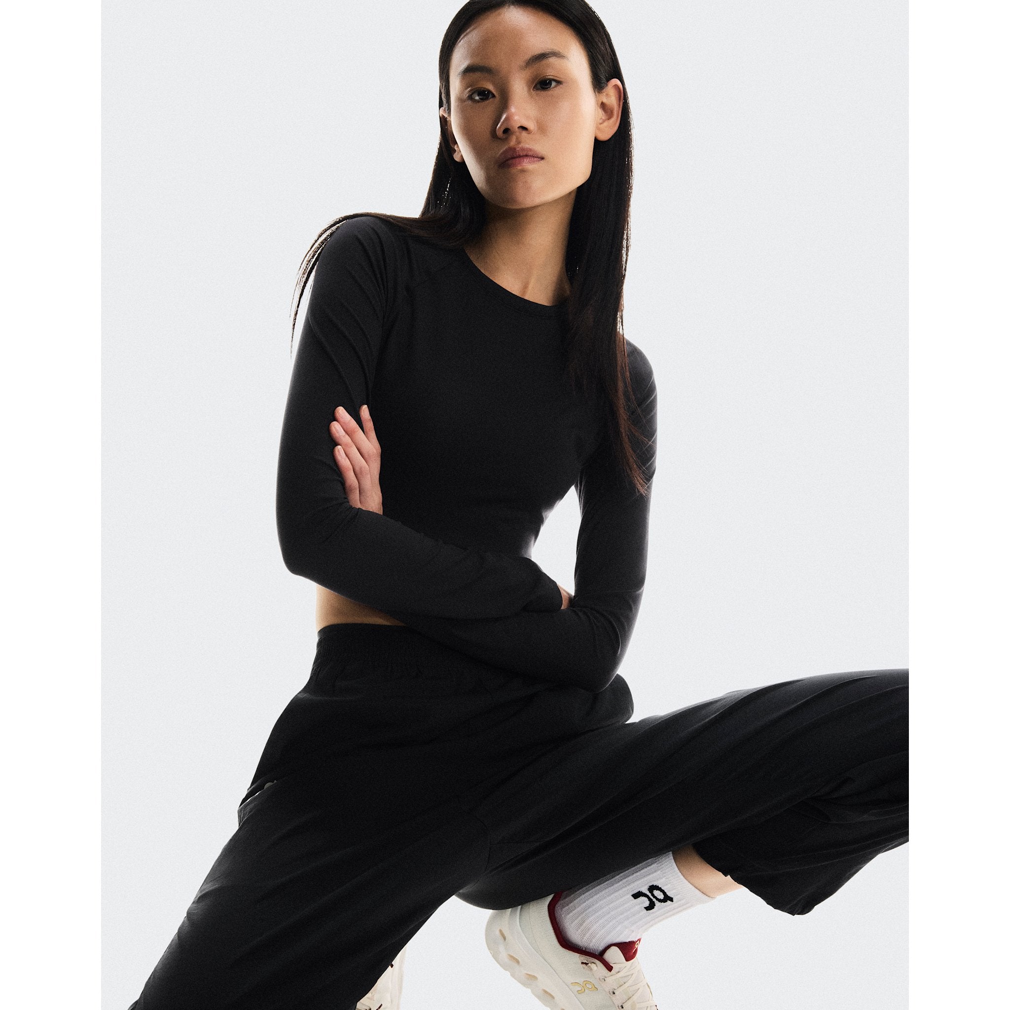 On Studio Long-T Crop Black