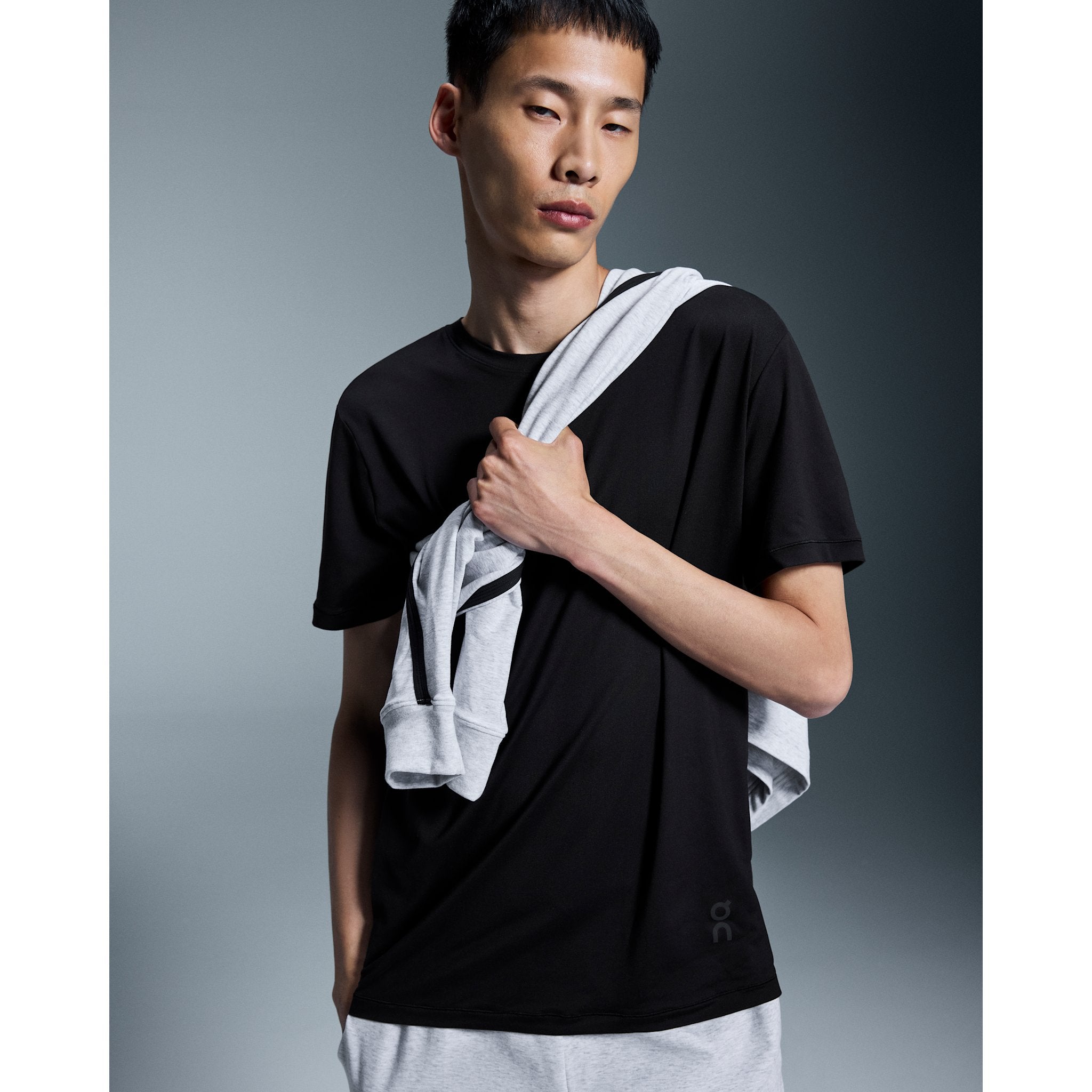 On Studio-T Black