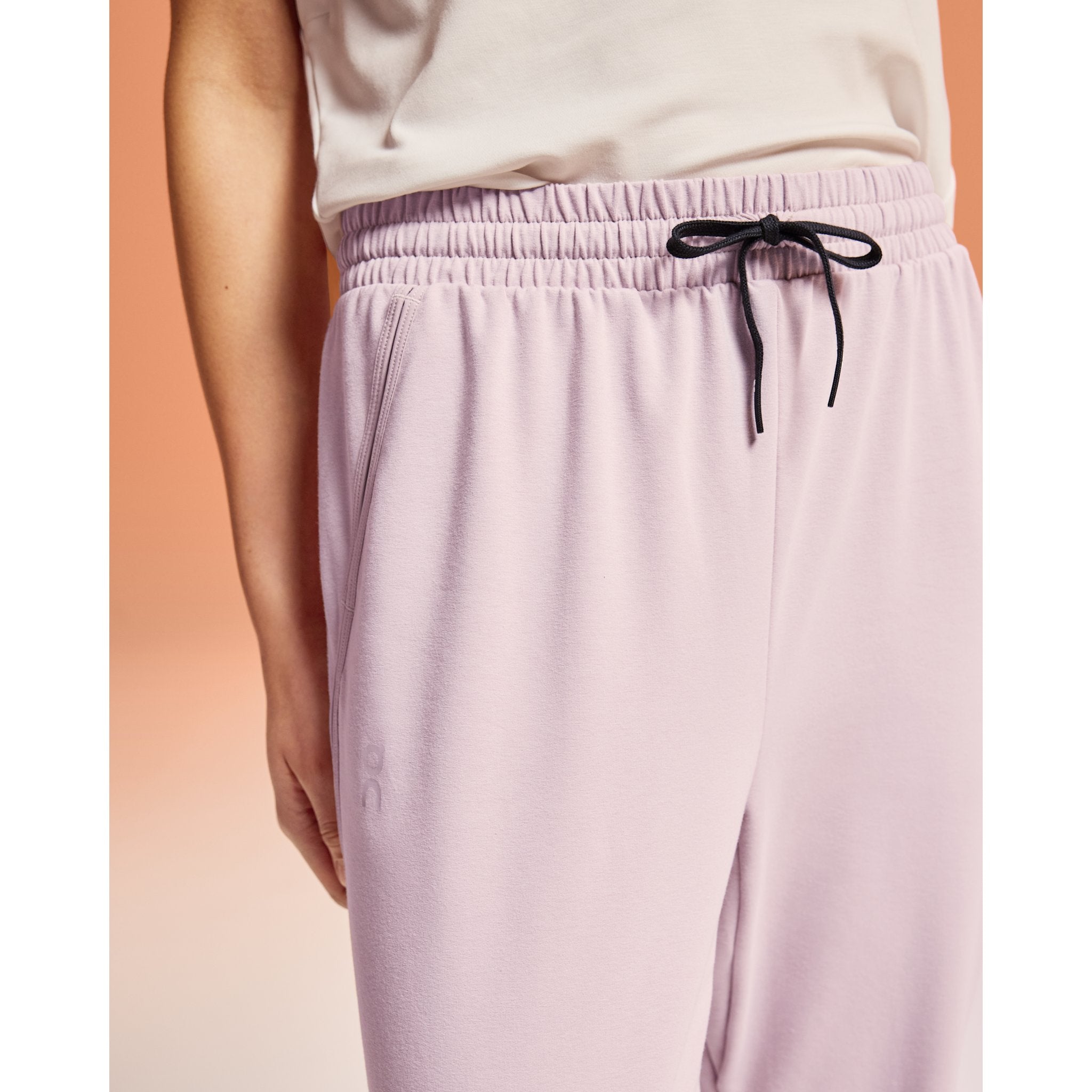 On Movement Joggers Fade