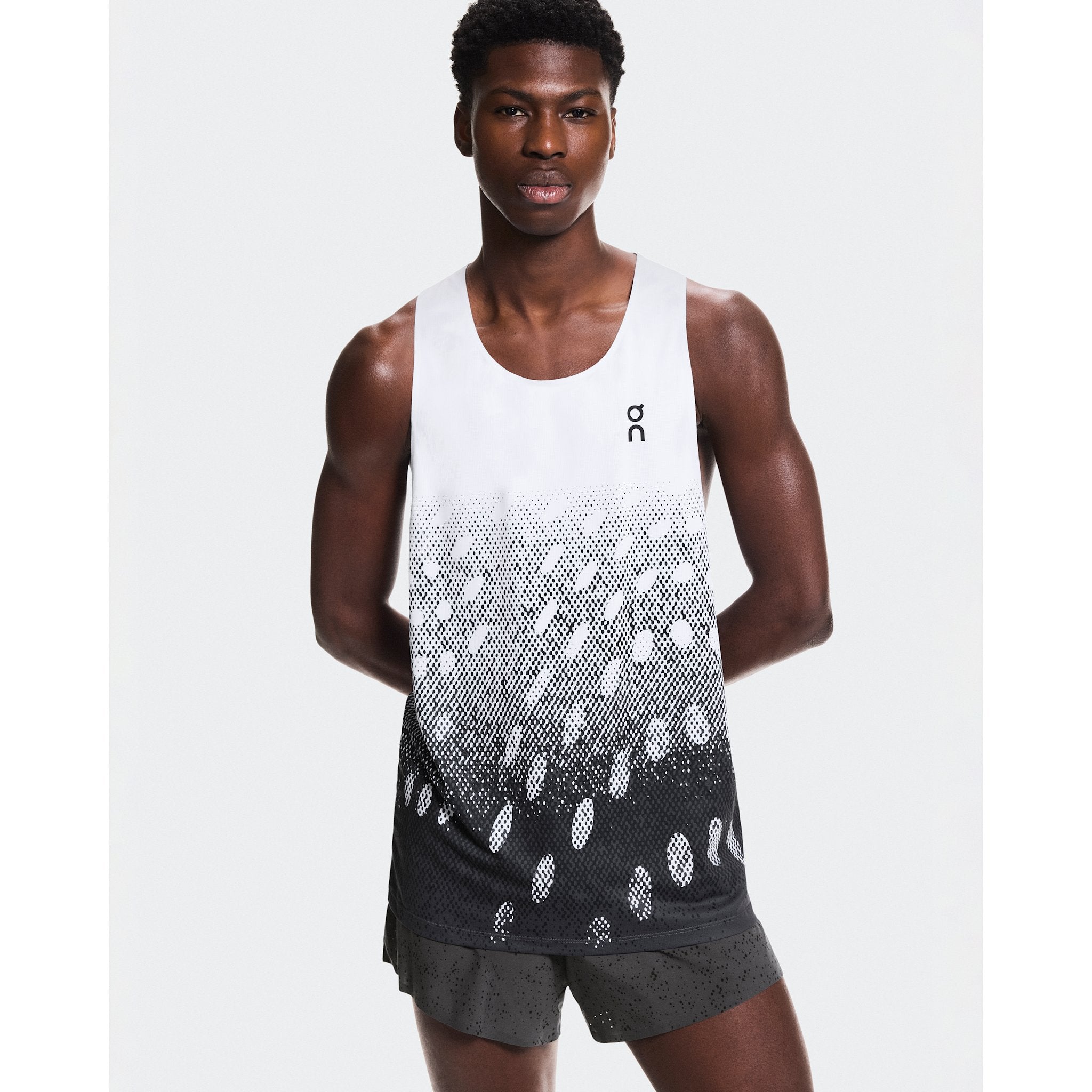 On Zero Singlet White | Iron