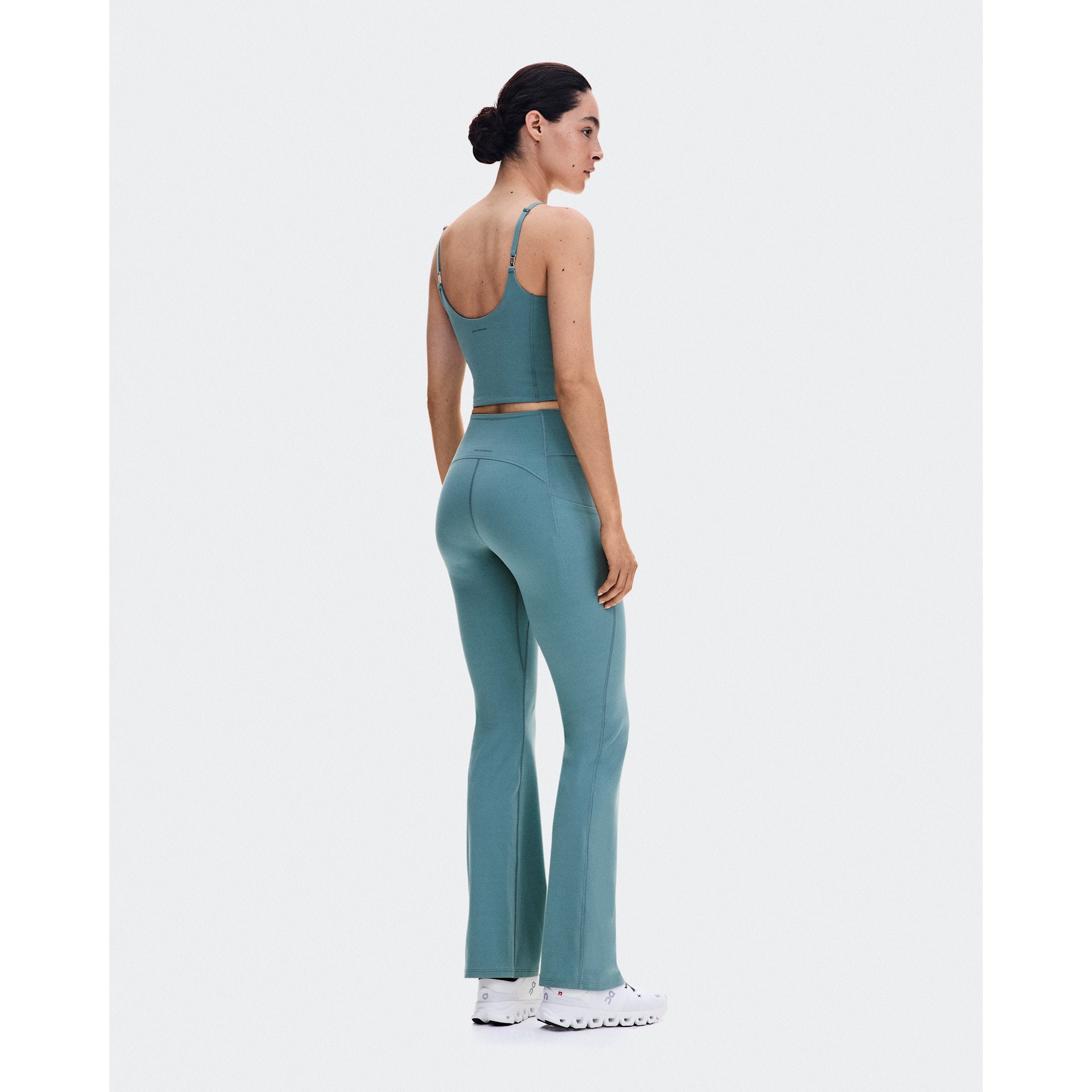 On Studio Flared Pants 32" Agave