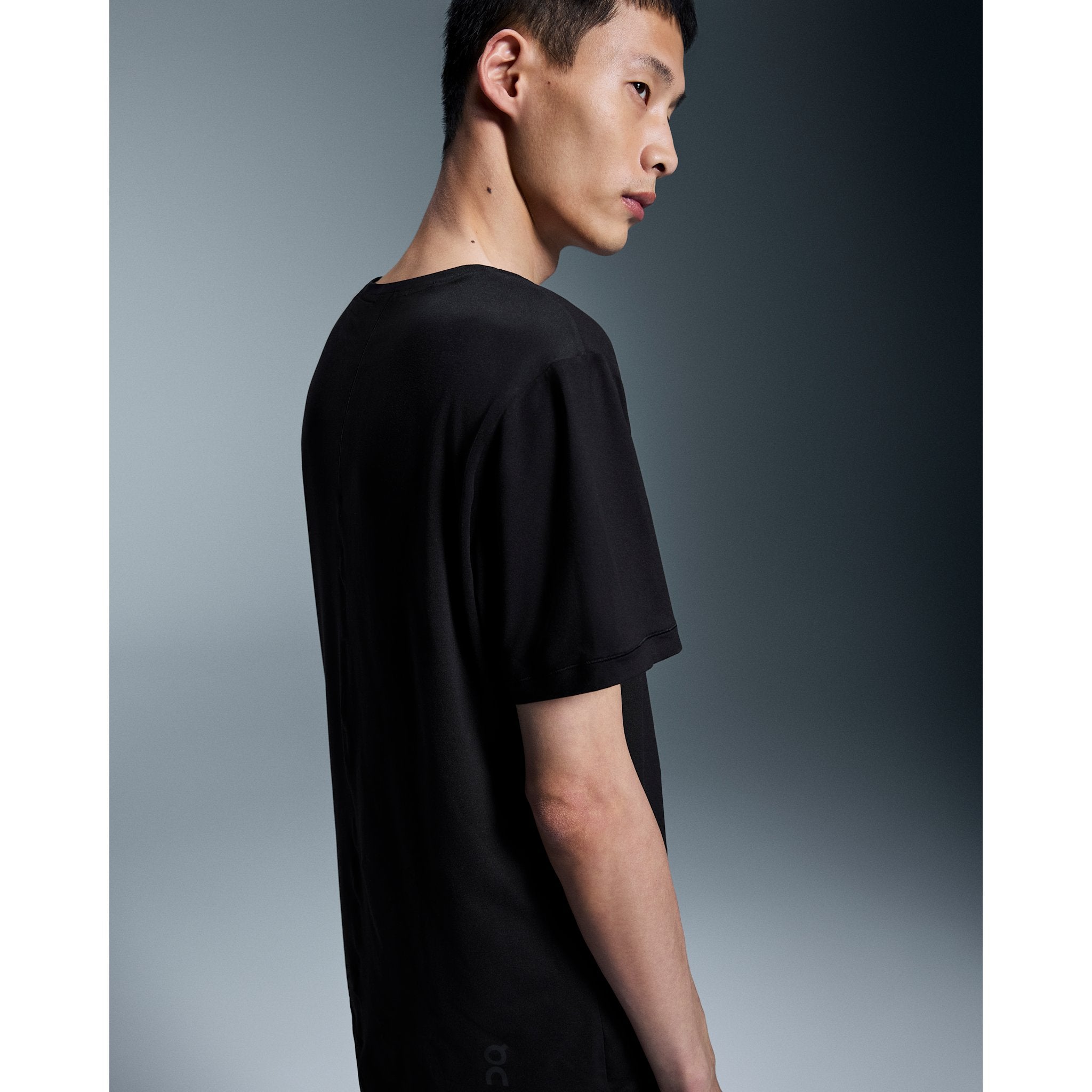 On Studio-T Black