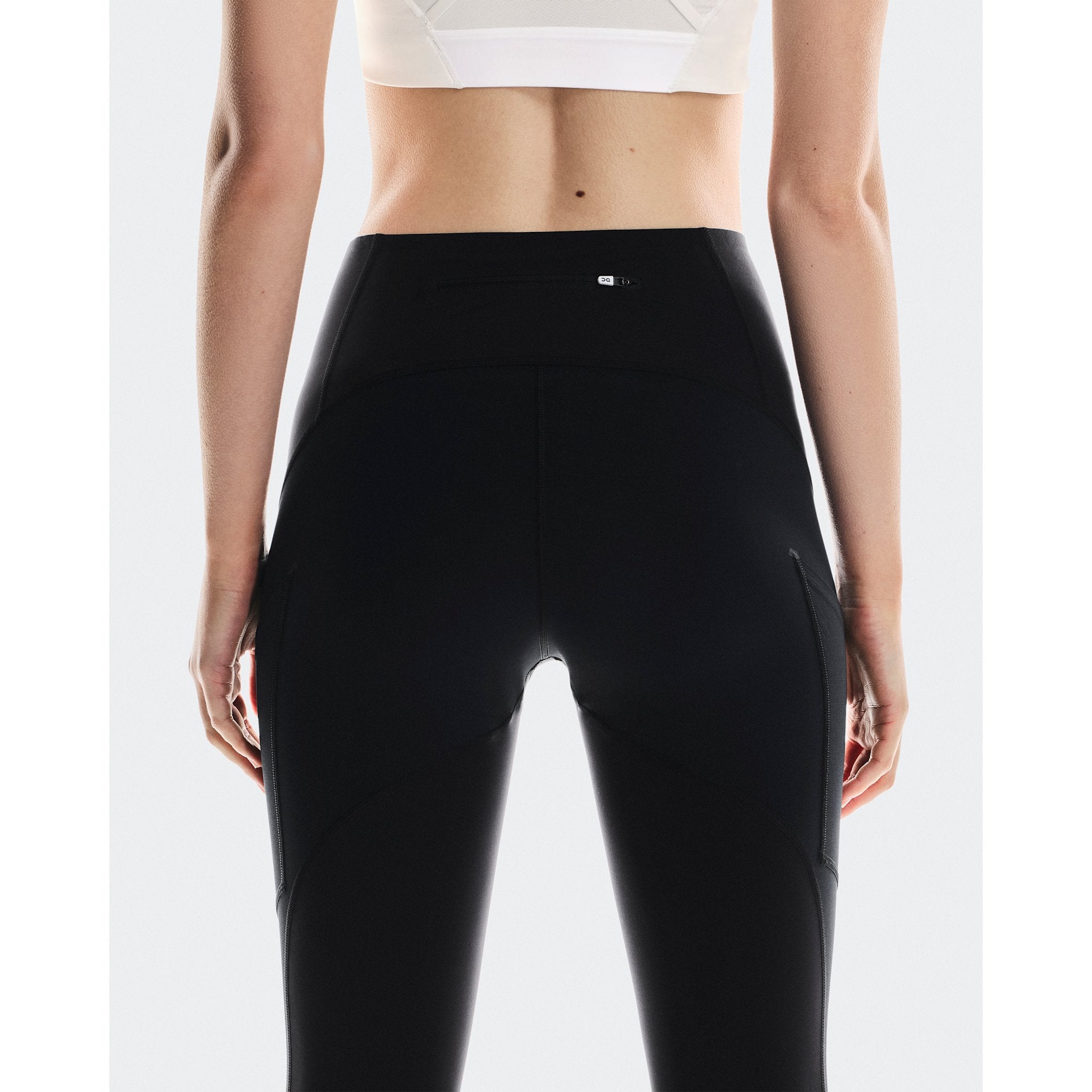 On Trek Tight Black