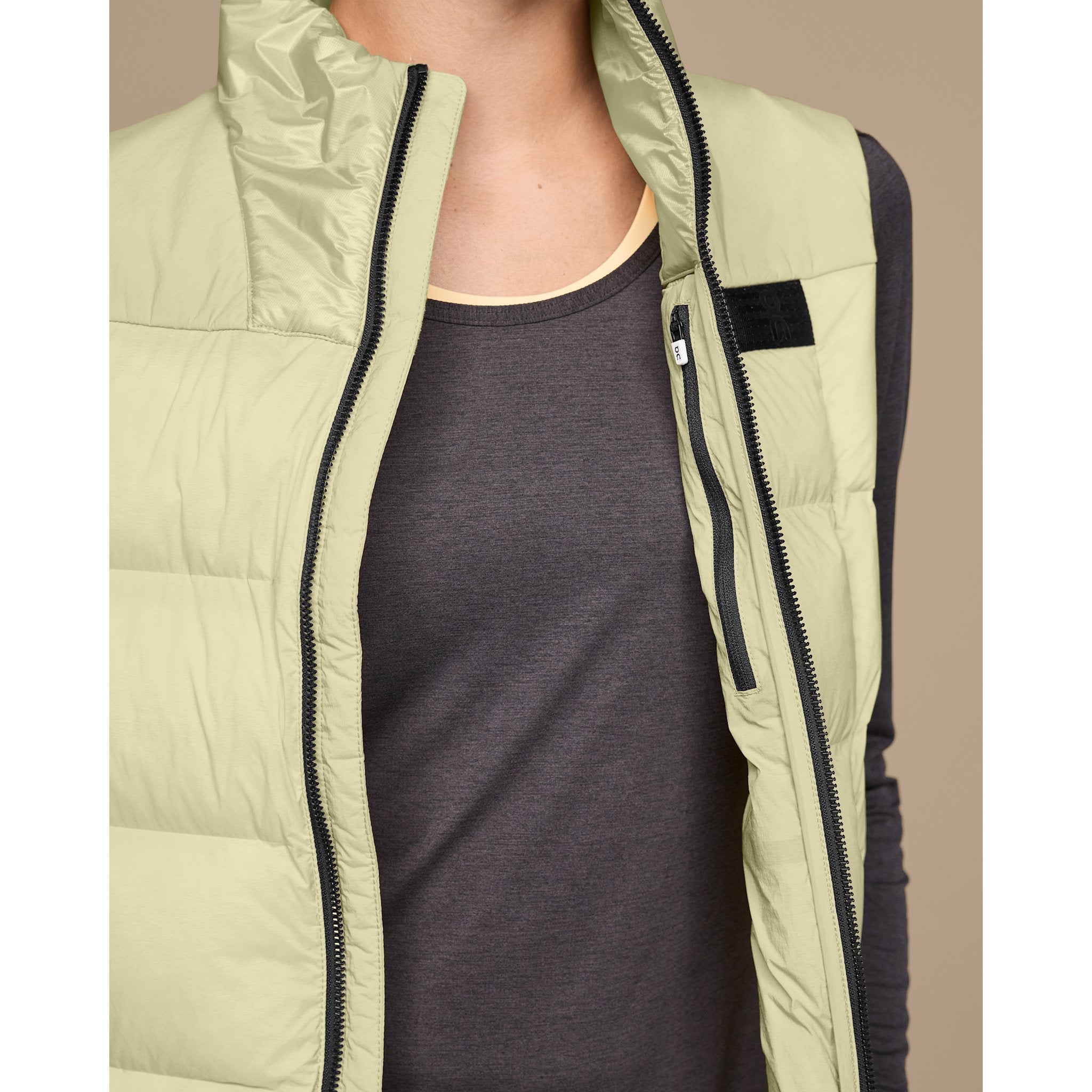On Challenger Vest Endive