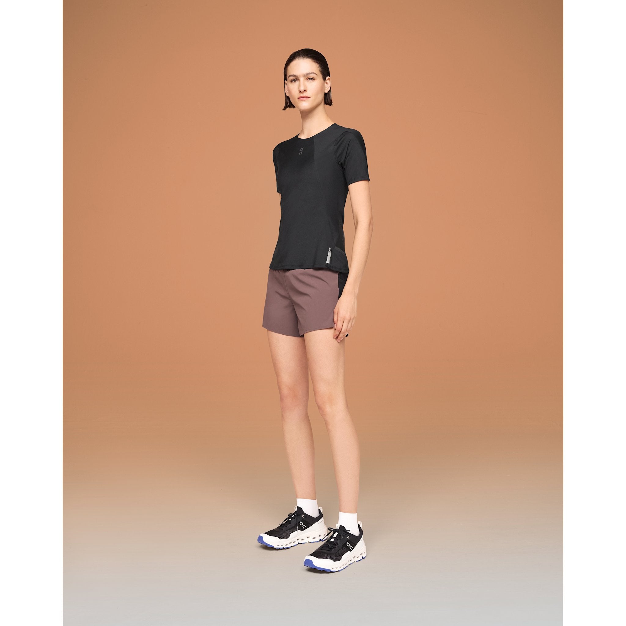 On Ultra Shorts Grape | Black