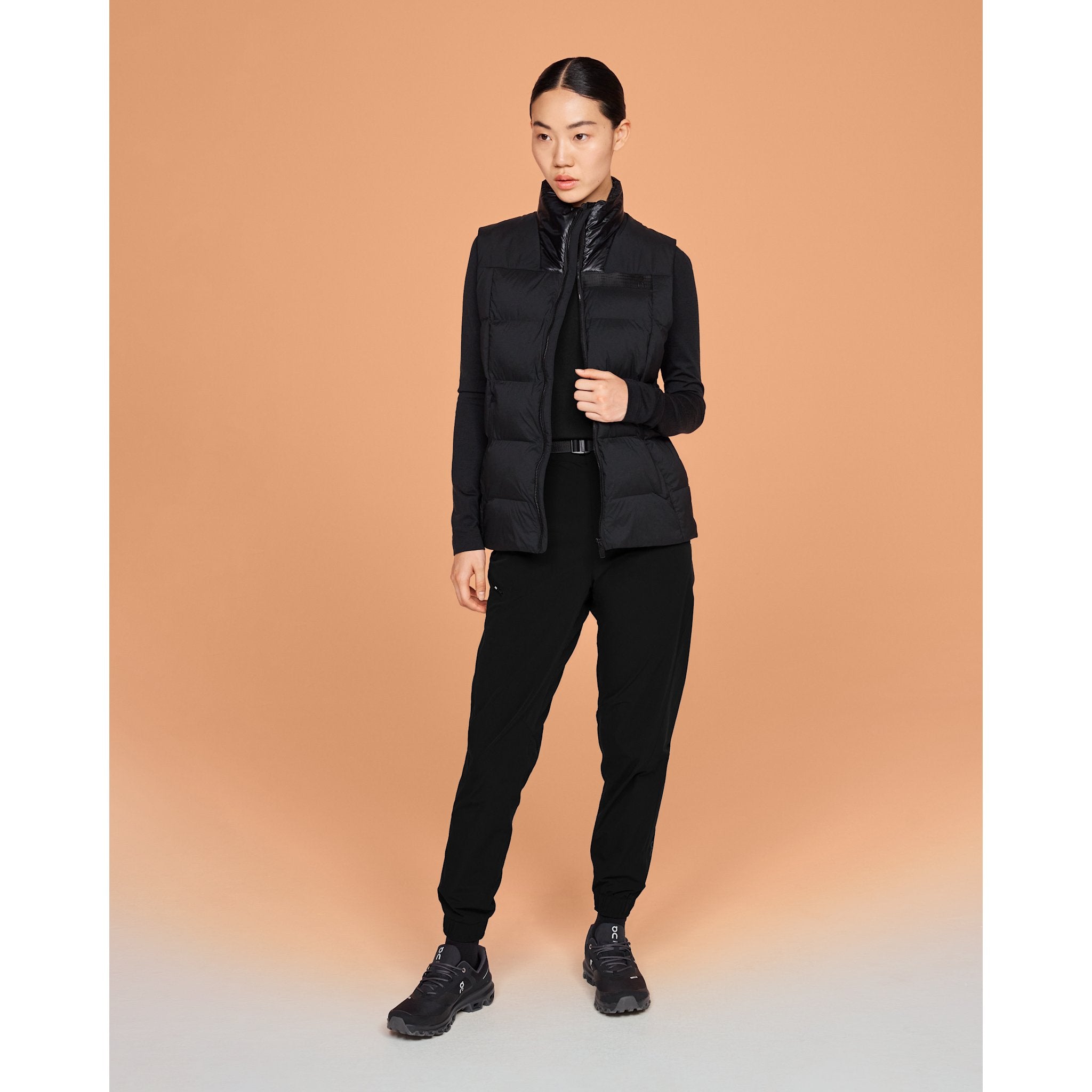 On Challenger Vest Black