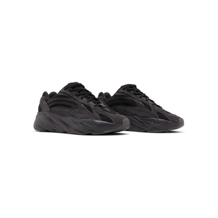 yeezy 700 black v2 vanta