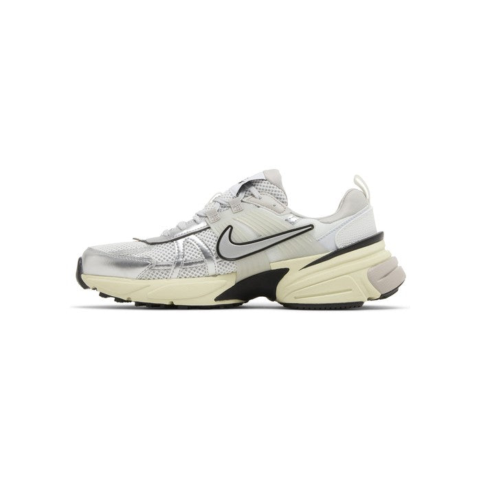 Nike Men's V2K Run 'Pure Platinum Metallic Silver'
