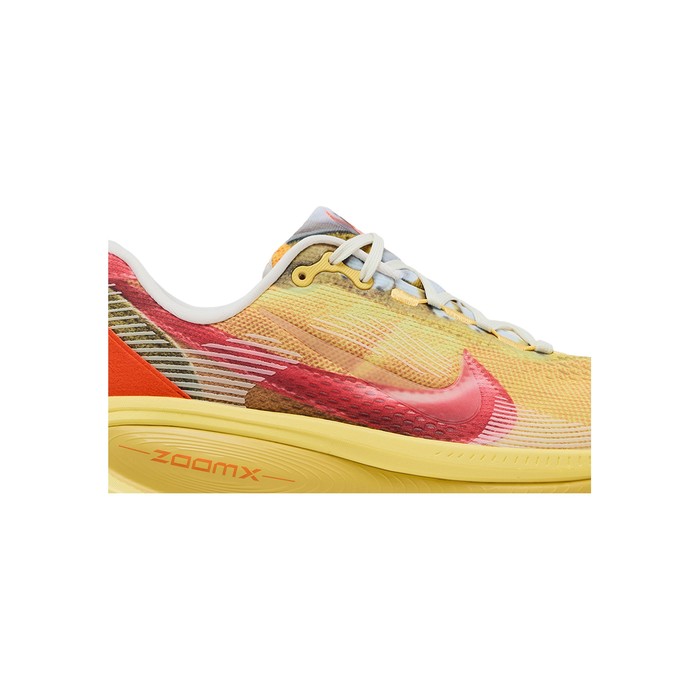 Nike Vomero 18 'International Running Pack'