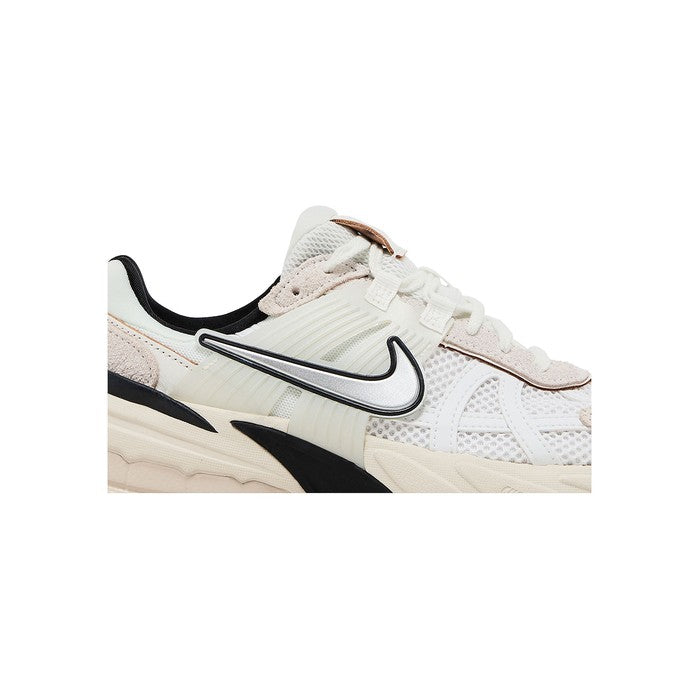 Nike Wmns V2K Run 'White Light Orewood Brown'