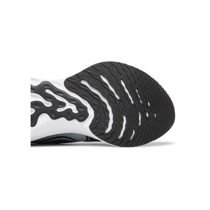 Nike Wmns React Infinity Run Flyknit 'Black White'
