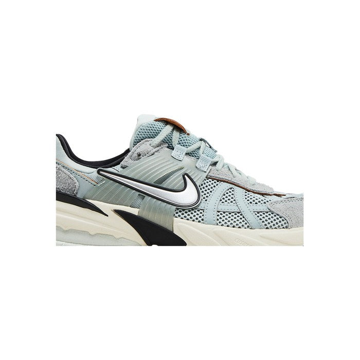 Nike Wmns V2K Run 'Light Pumice'