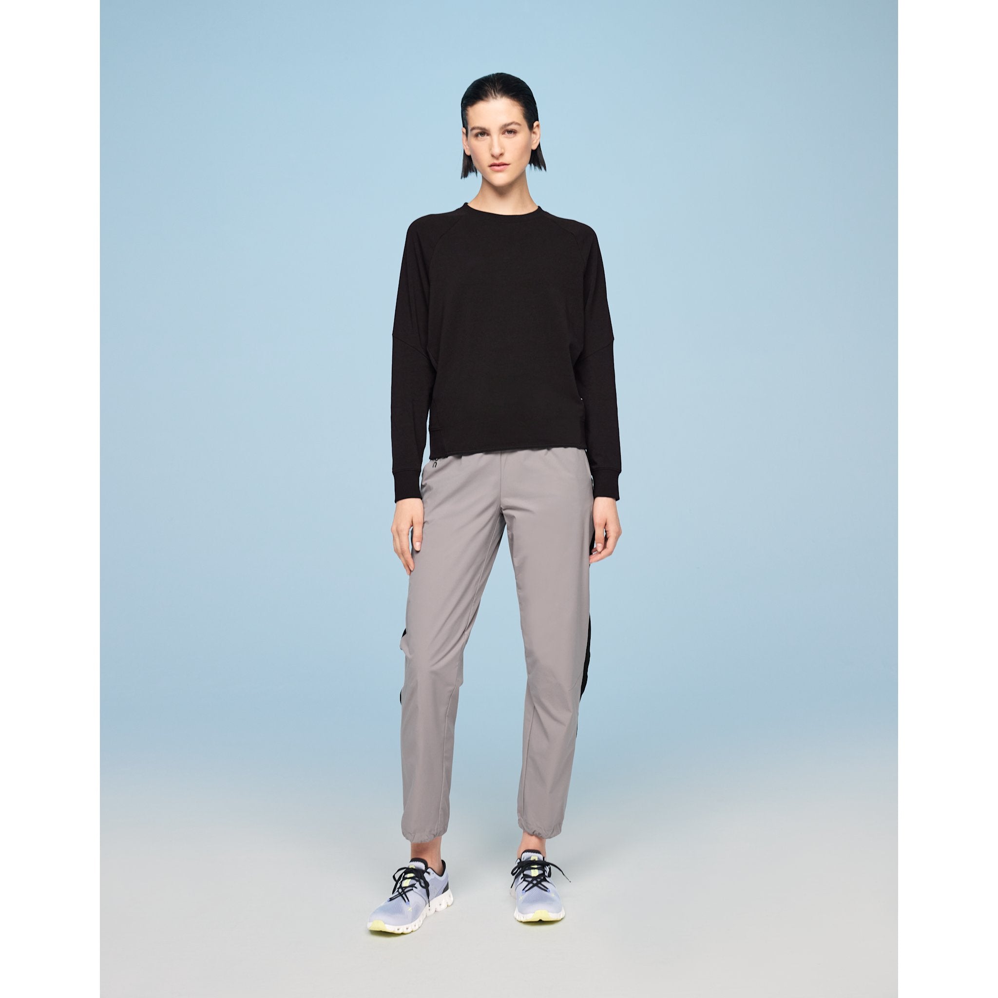 On Movement Crew Black