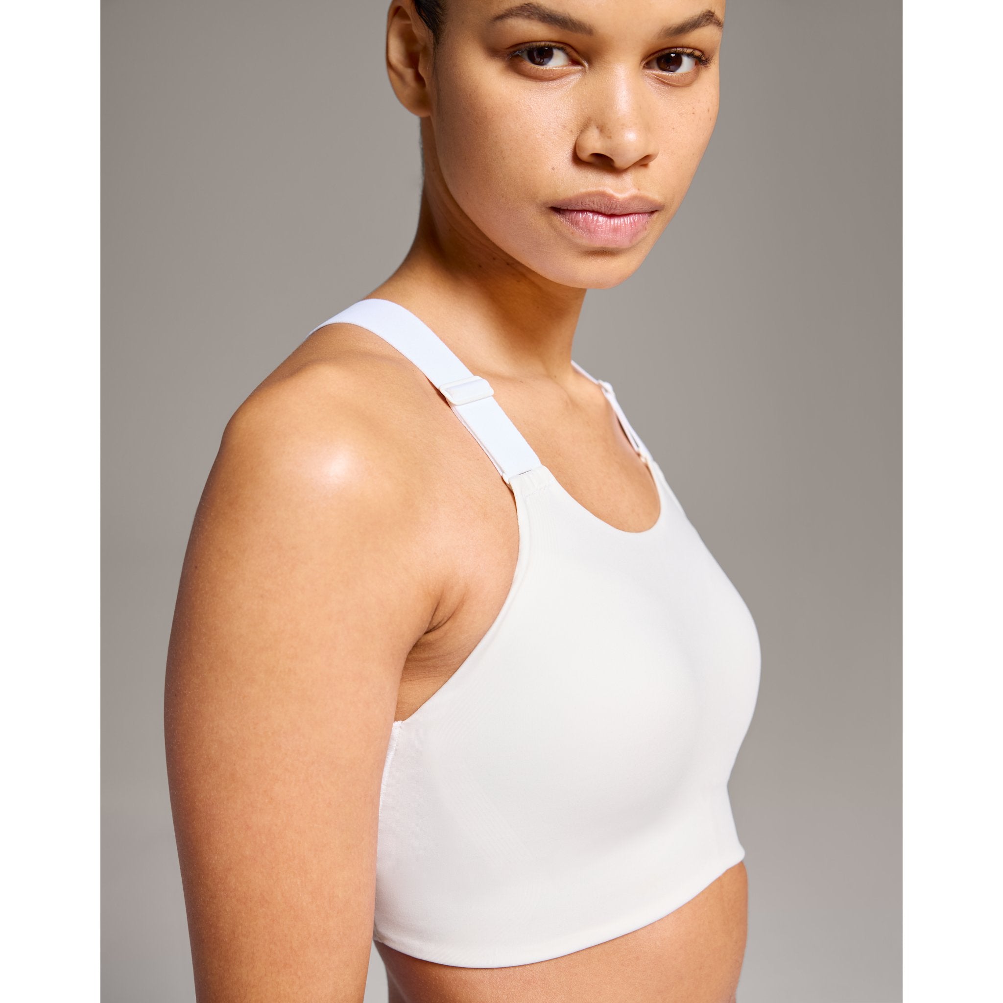 On Performance Flex Bra Undyed-White