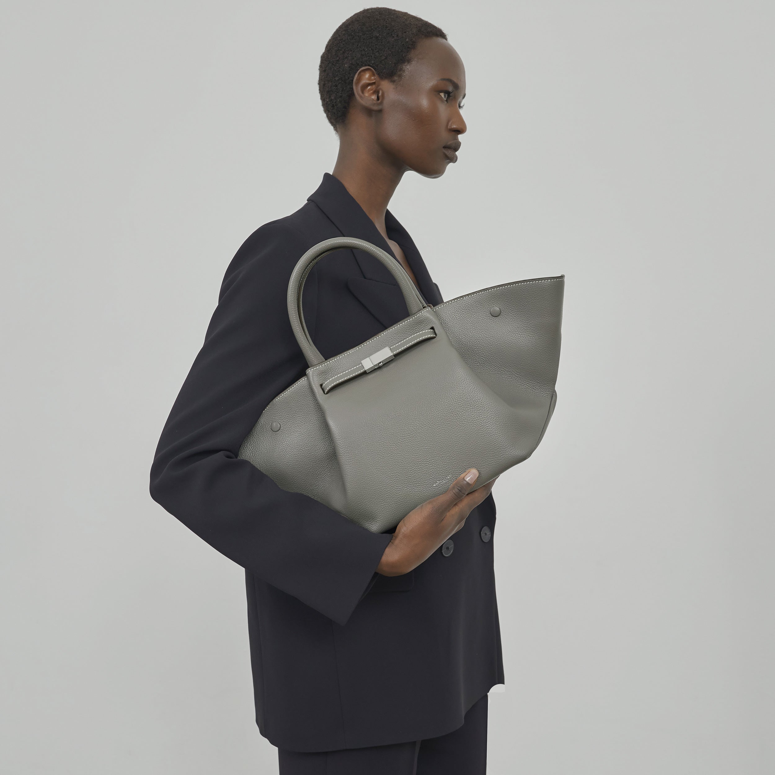 DeMellier The Midi New York stone grey small grain ecru stitching