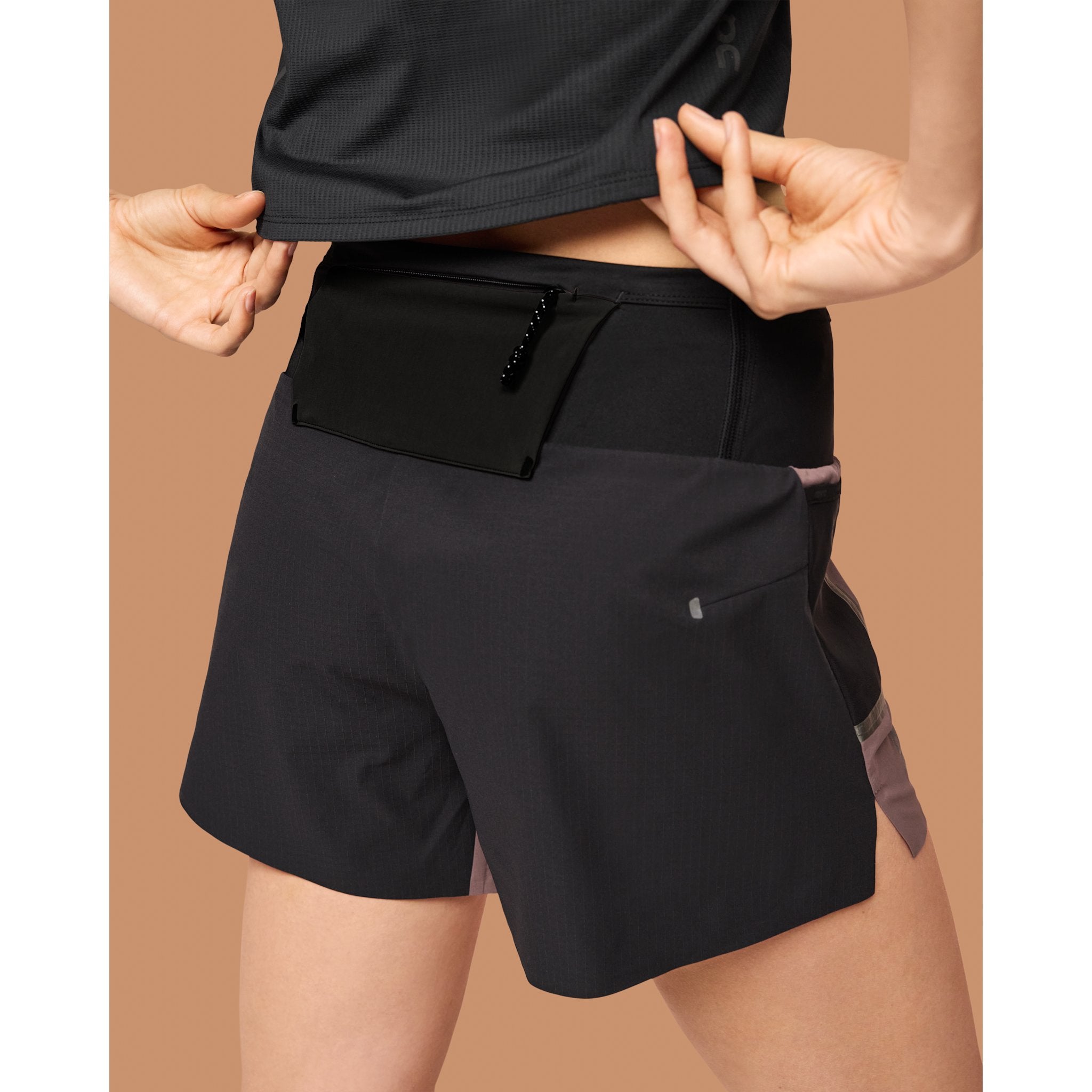 On Ultra Shorts Grape | Black
