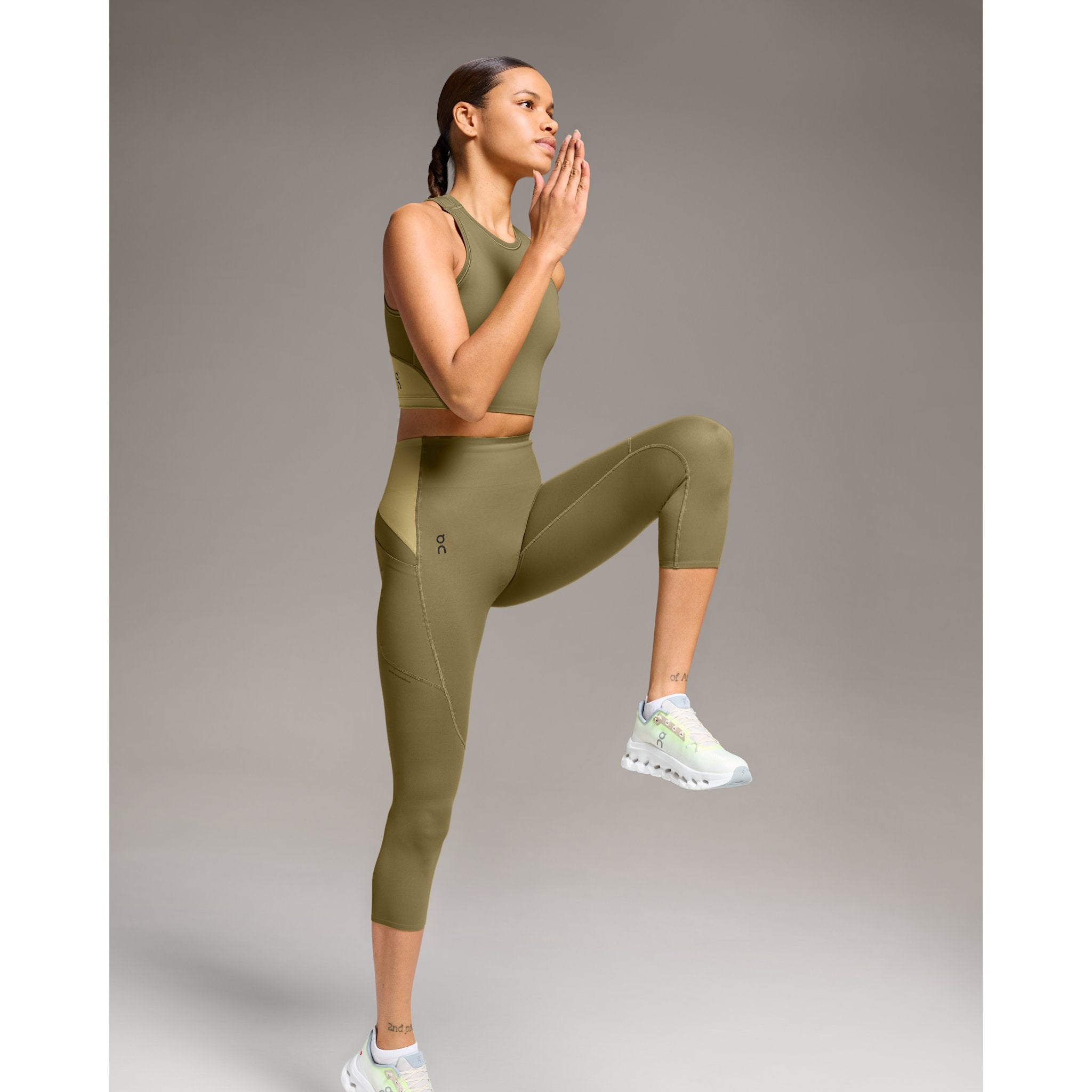 On Movement 3/4 Tights Hunter | Safari