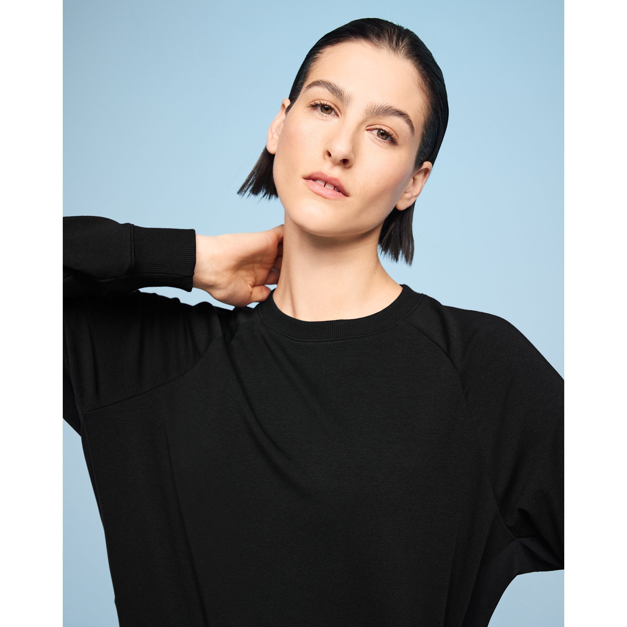 On Movement Crew Black