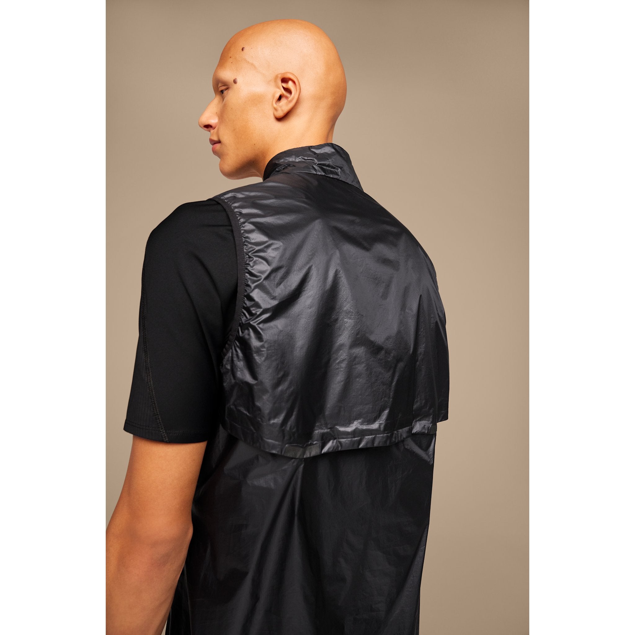 On Weather Vest Black