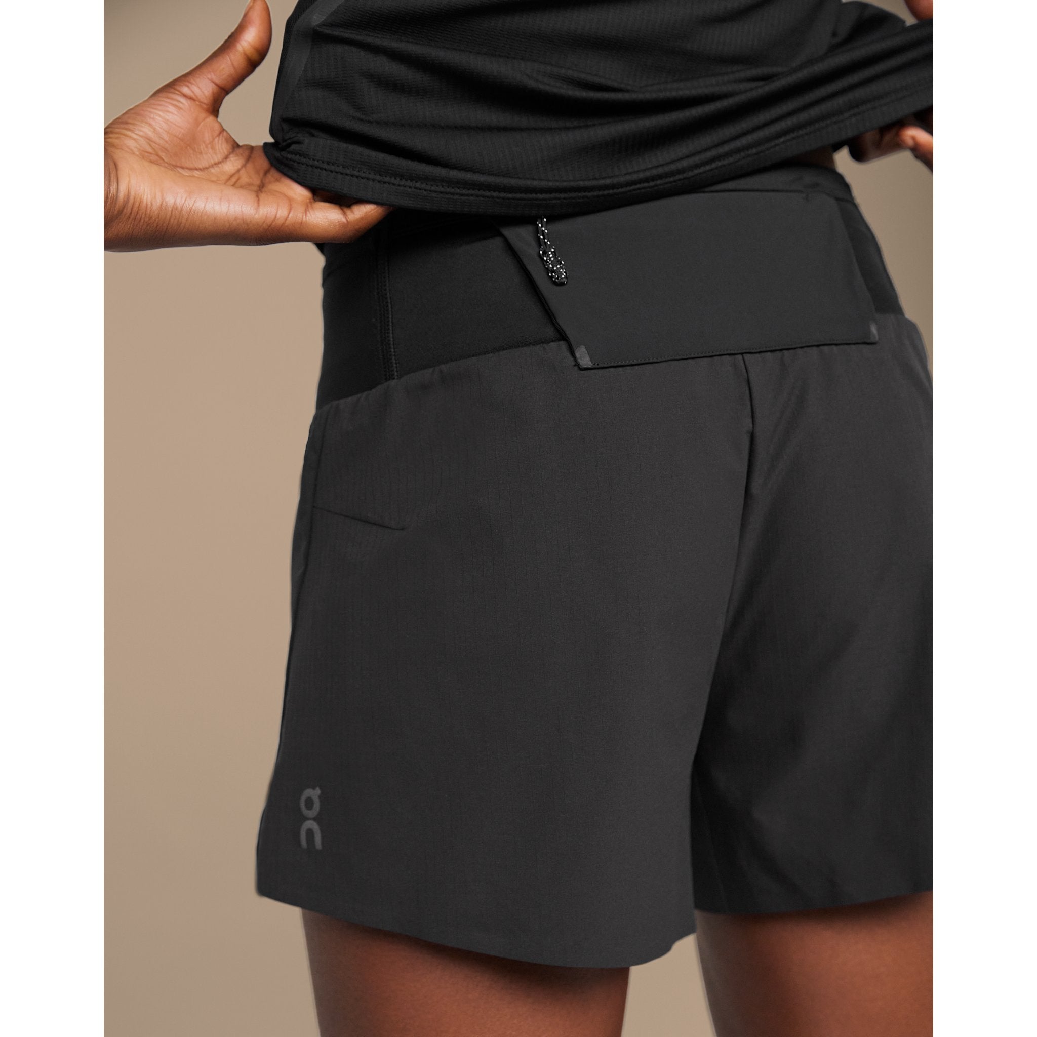 On Ultra Shorts Black