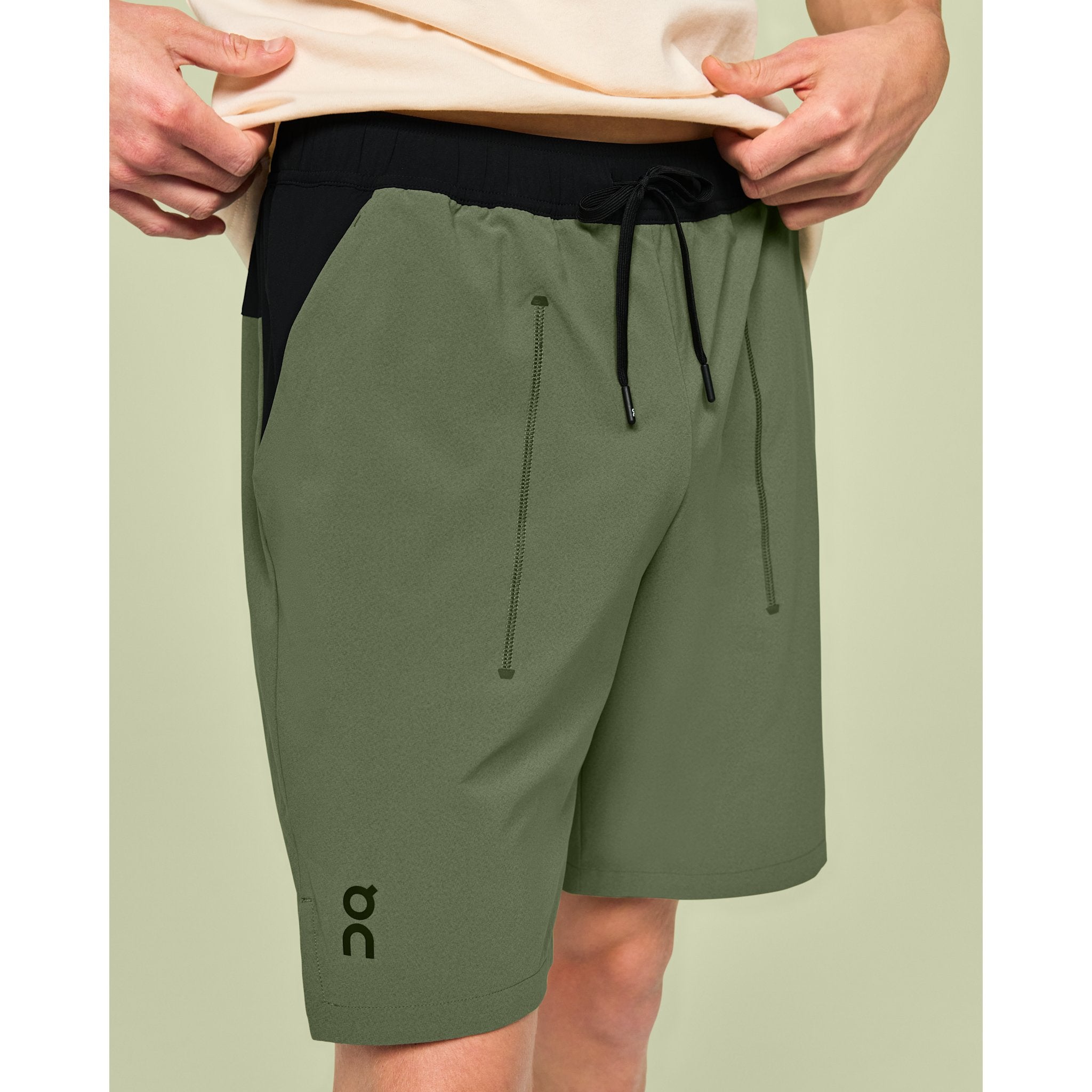 On Focus Shorts Taiga | Black