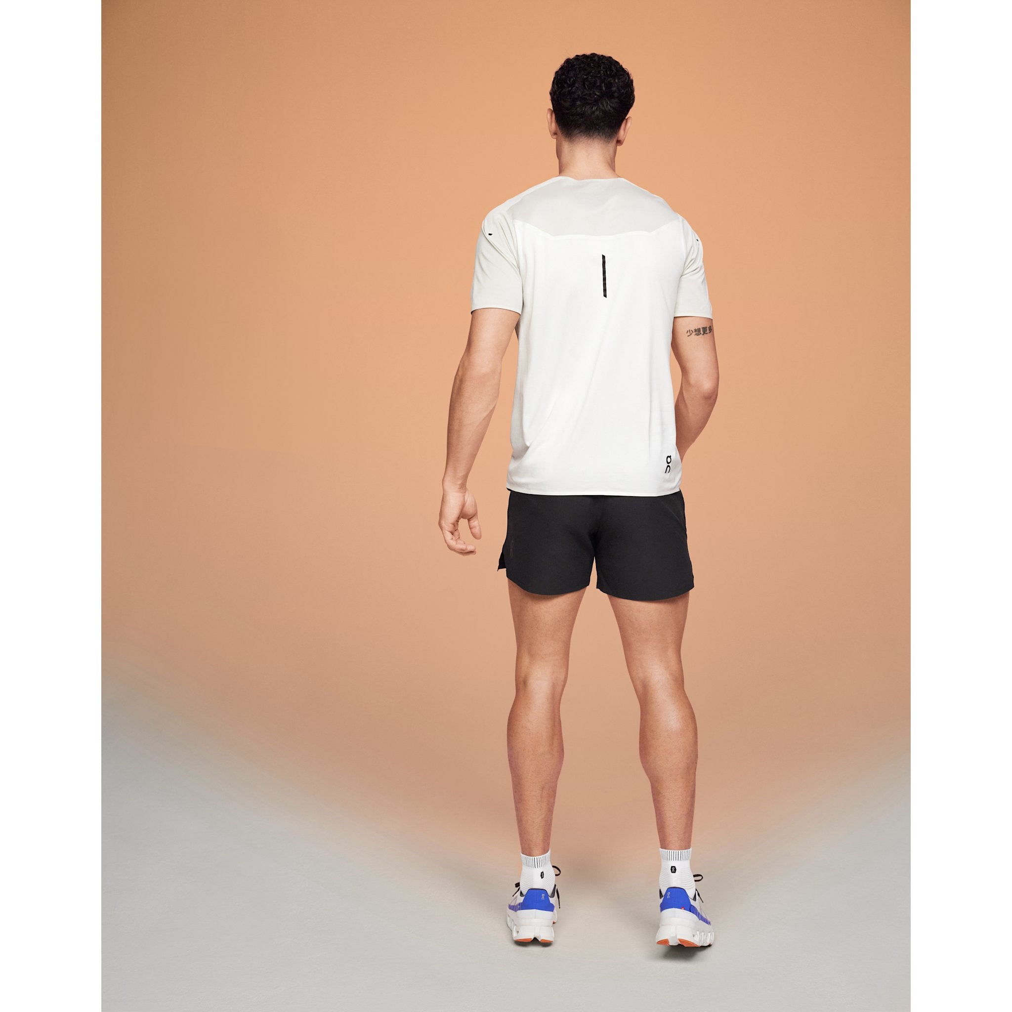 On Essential Shorts Black