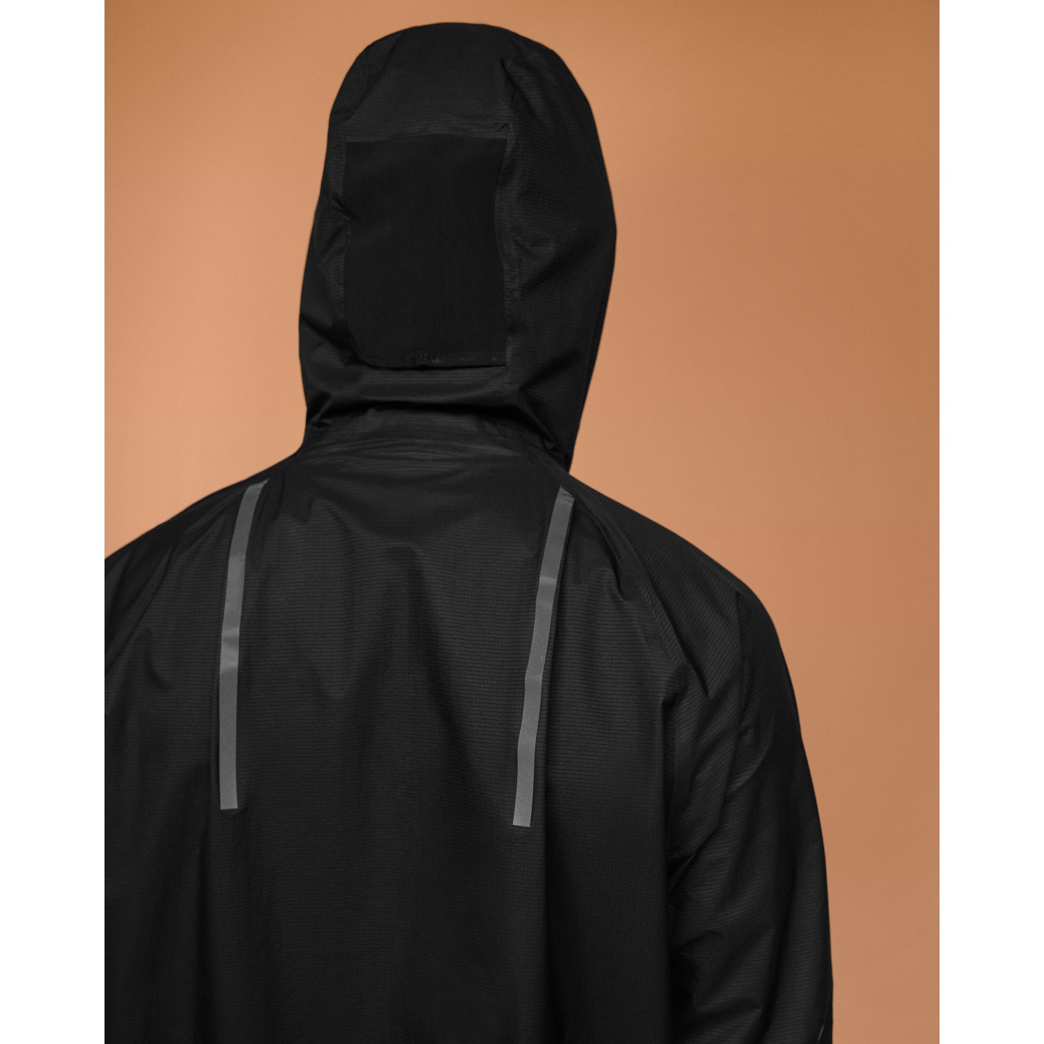 On Ultra Jacket Black
