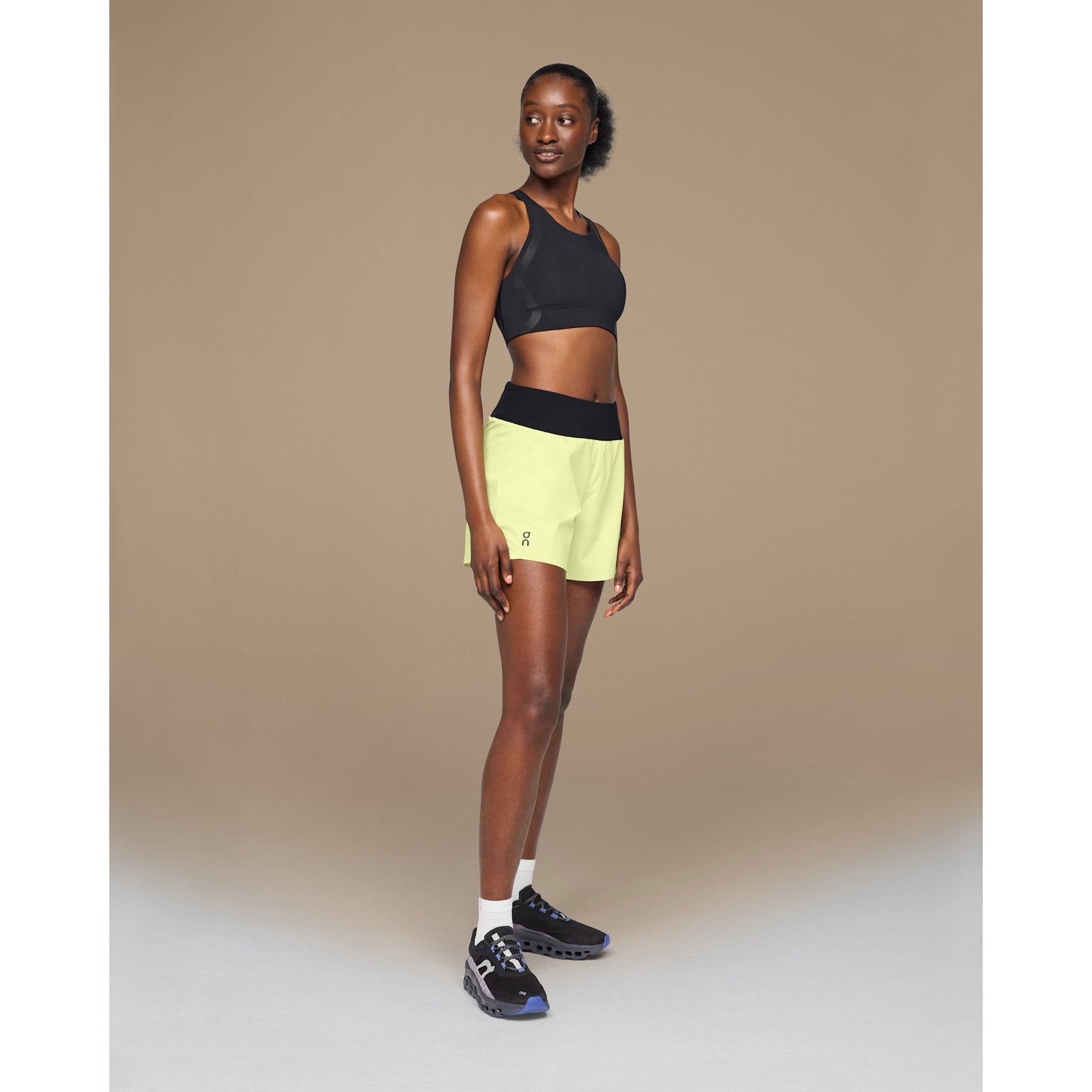 On 5" Running Shorts Hay | Black