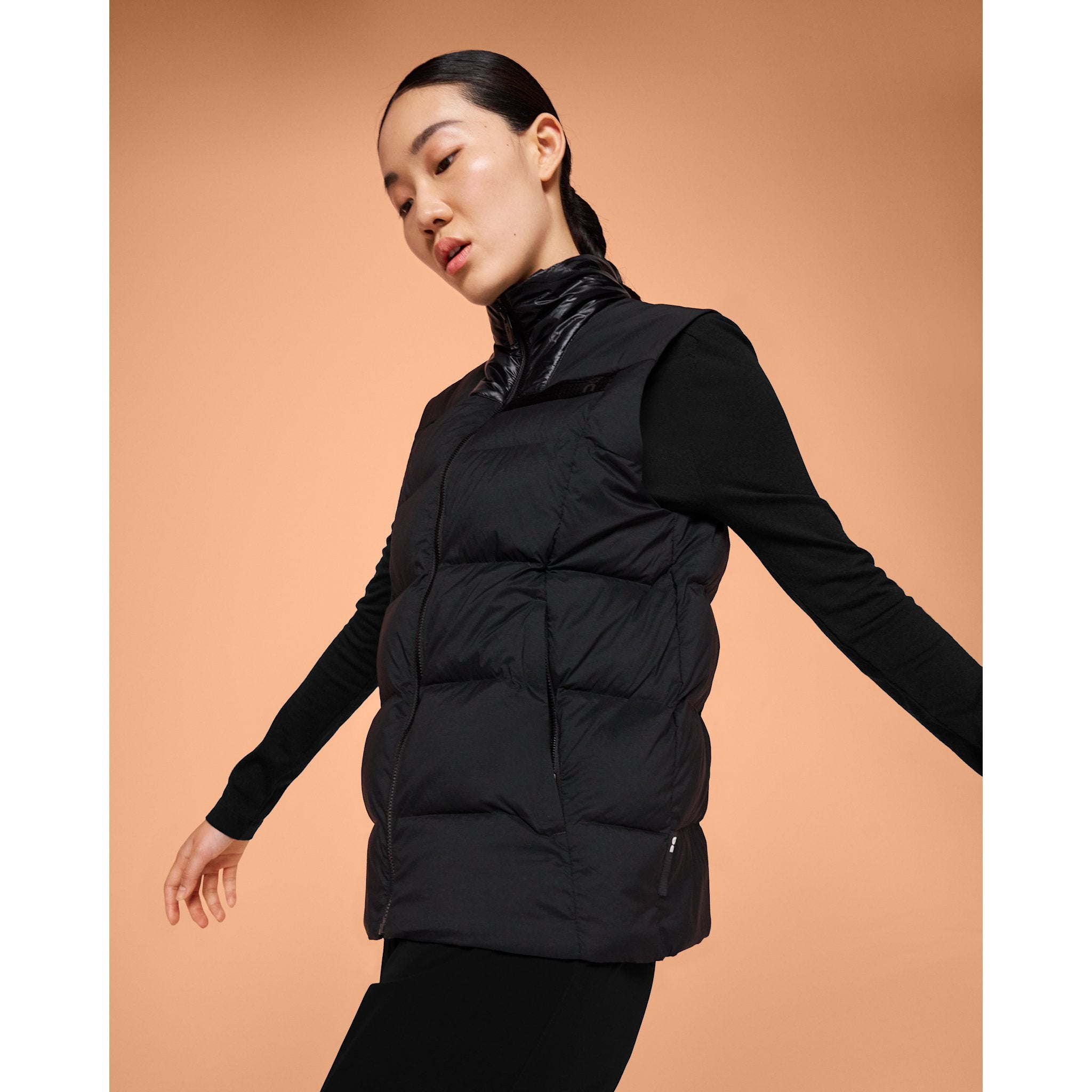 On Challenger Vest Black