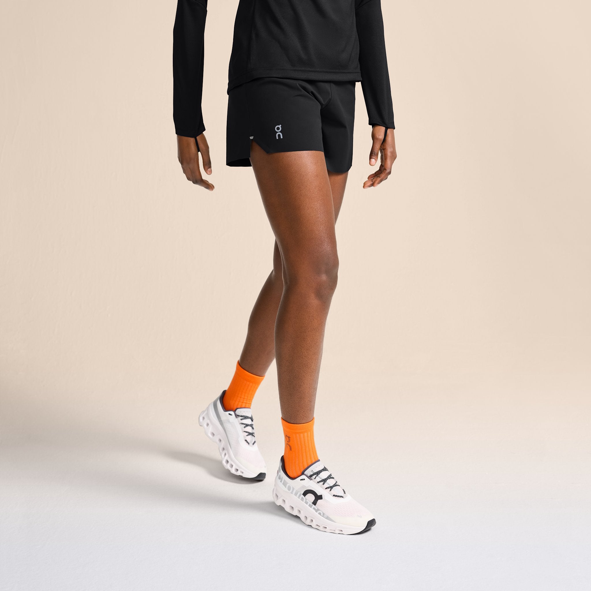 On 5" Running Shorts Lead | Black
