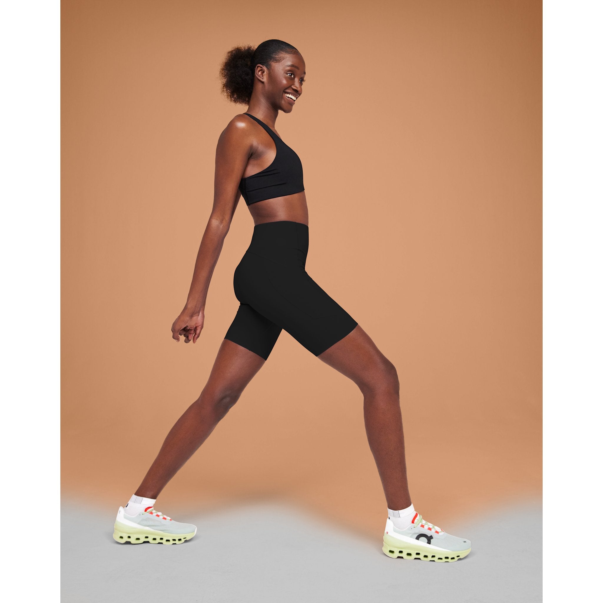 On Movement Tights Short Black