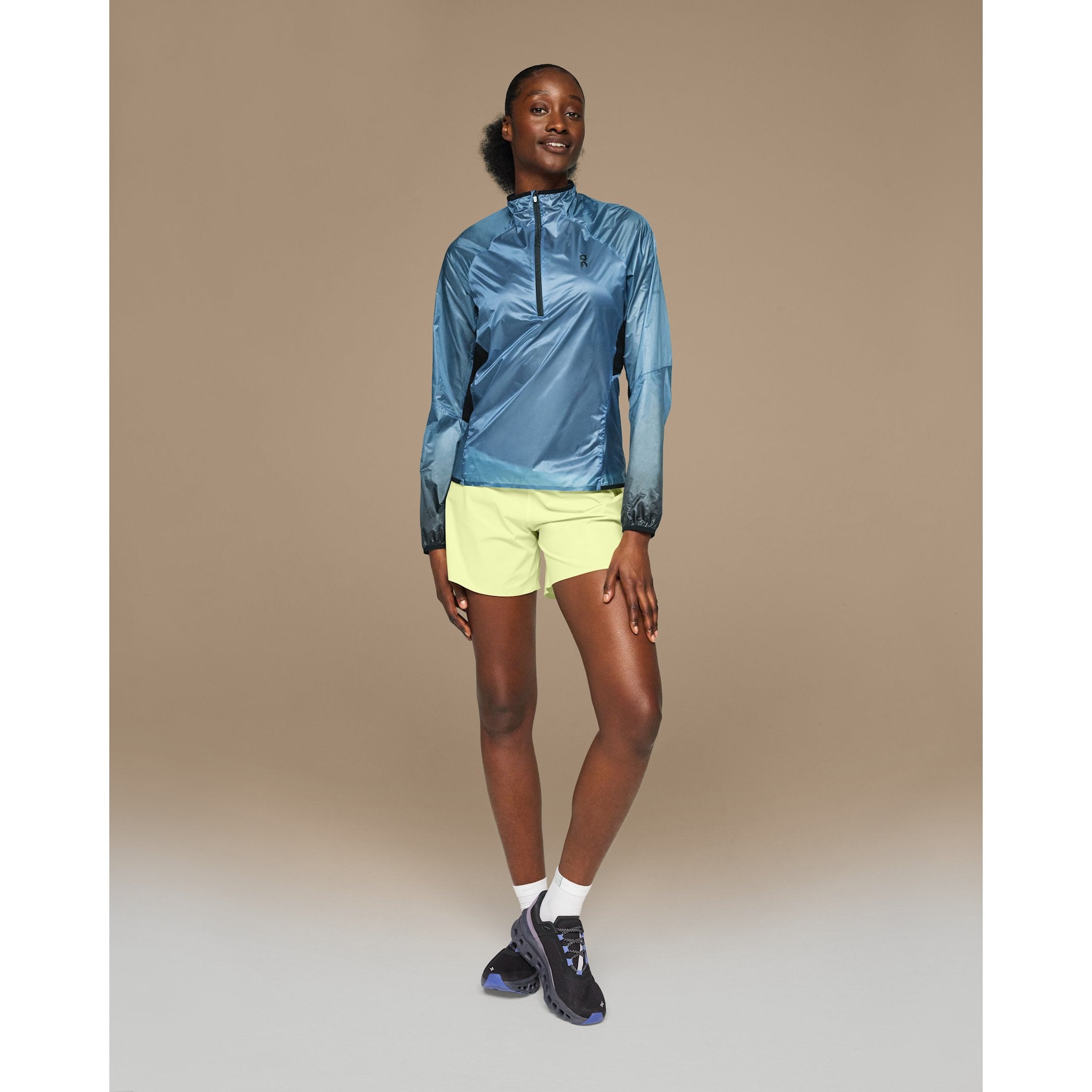 On 5" Running Shorts Hay | Black